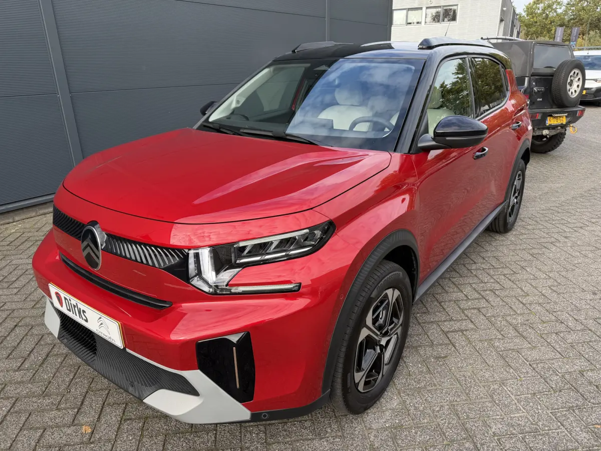 145pk Hybrid Max (Camera - Parkeersensoren V+A - LED - Navigatie - Automatische Airco - Dodehoek detectie - Apple Carplay)