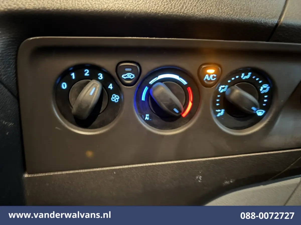2.2 TDCI L1H1 Airco | LM-velgen | Camera | Navigatie | Trekhaak | Cruisecontrol Parkeersensoren, Bijrijdersbank