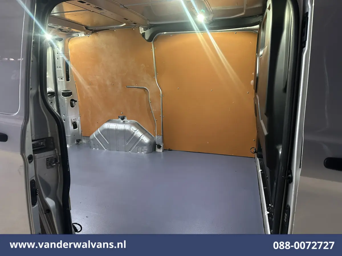 2.2 TDCI L1H1 Airco | LM-velgen | Camera | Navigatie | Trekhaak | Cruisecontrol Parkeersensoren, Bijrijdersbank