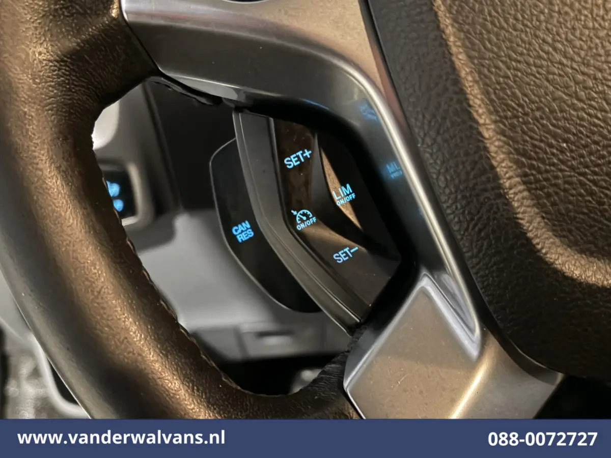 2.2 TDCI L1H1 Airco | LM-velgen | Camera | Navigatie | Trekhaak | Cruisecontrol Parkeersensoren, Bijrijdersbank