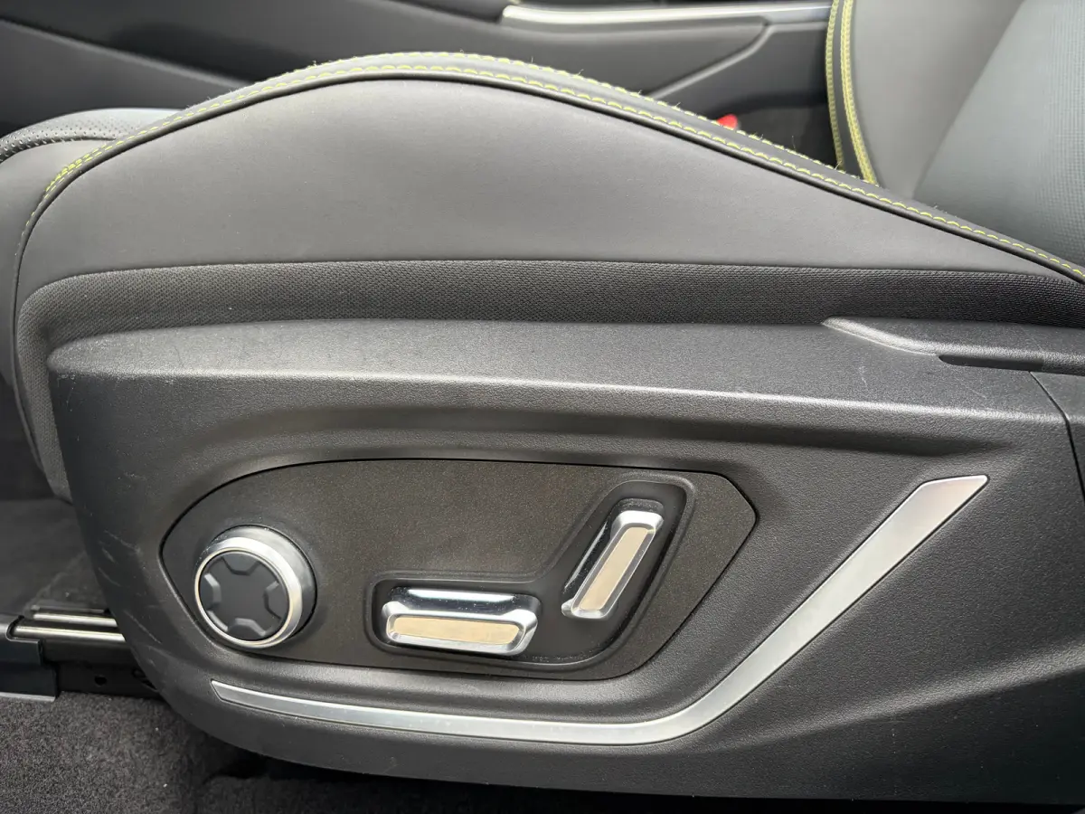 1.5 More Nieuw model / 01| Apple Carplay/Android Auto|telefoonintegratie premium | Cruise control adaptief | Elektrisch glazen panorama-dak