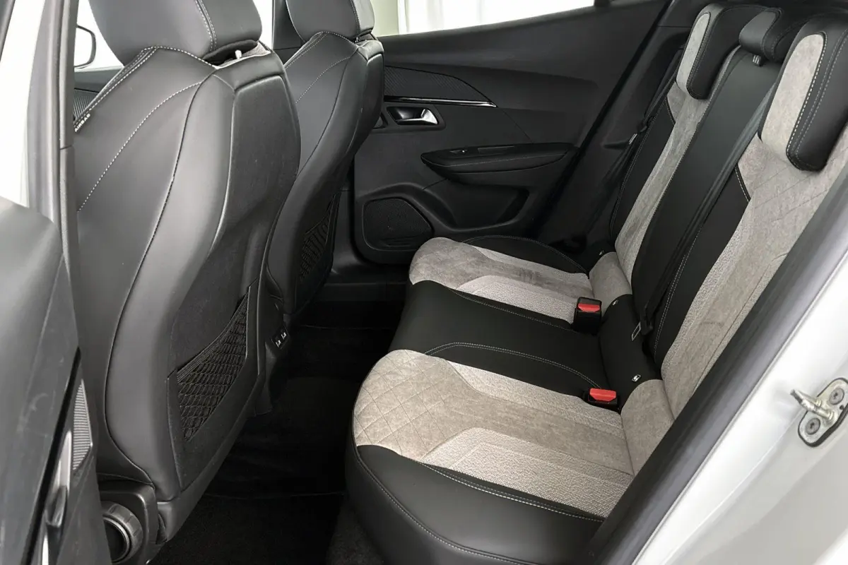 EV GT Pack 50 kWh Pano Stoelverwarming Keyless Camera
