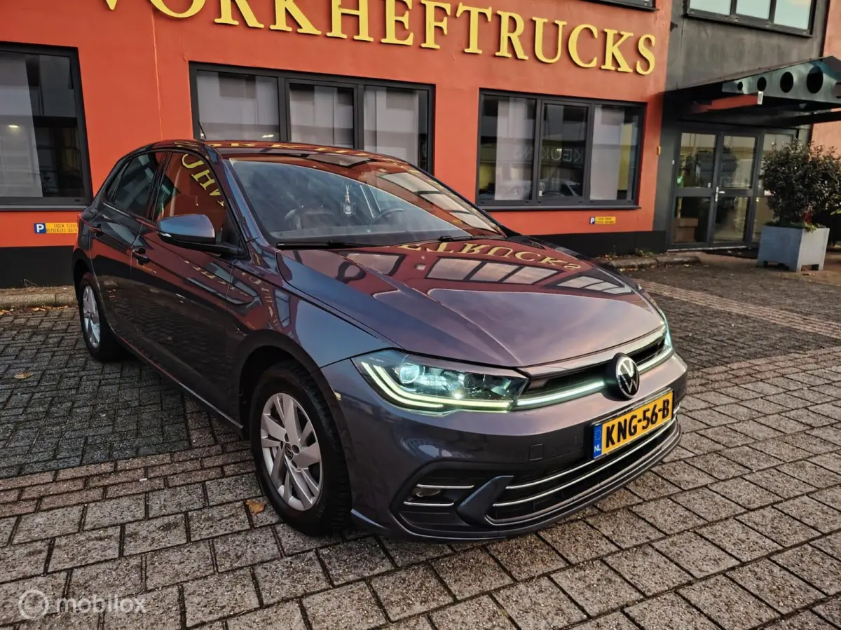 1.0 TSI dsg HIGHLINE LEDER IQ LIGHTS CAMERA
