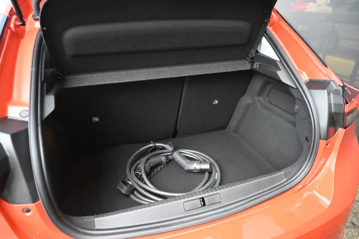 Elegance 50 kWh 89,7%SOH! 3 Fase | 1e Eigenaar | Dealeronderhouden | AllSeason | Navigatie by App | !!