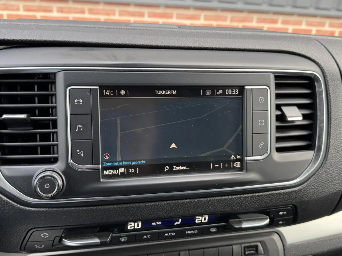 2.0 D-4D 123pk Black Line Trekhaak/Carplay/Camera/Navi/Clima/17"