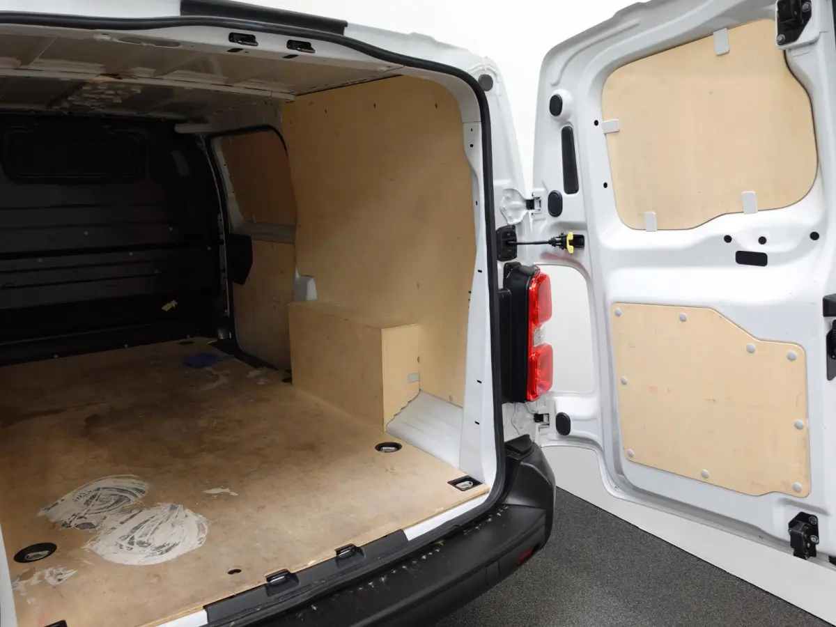 L3H1 Edition 75 kWh Automaat Airco Navi Cruise Control WLTP 317 km actieradius