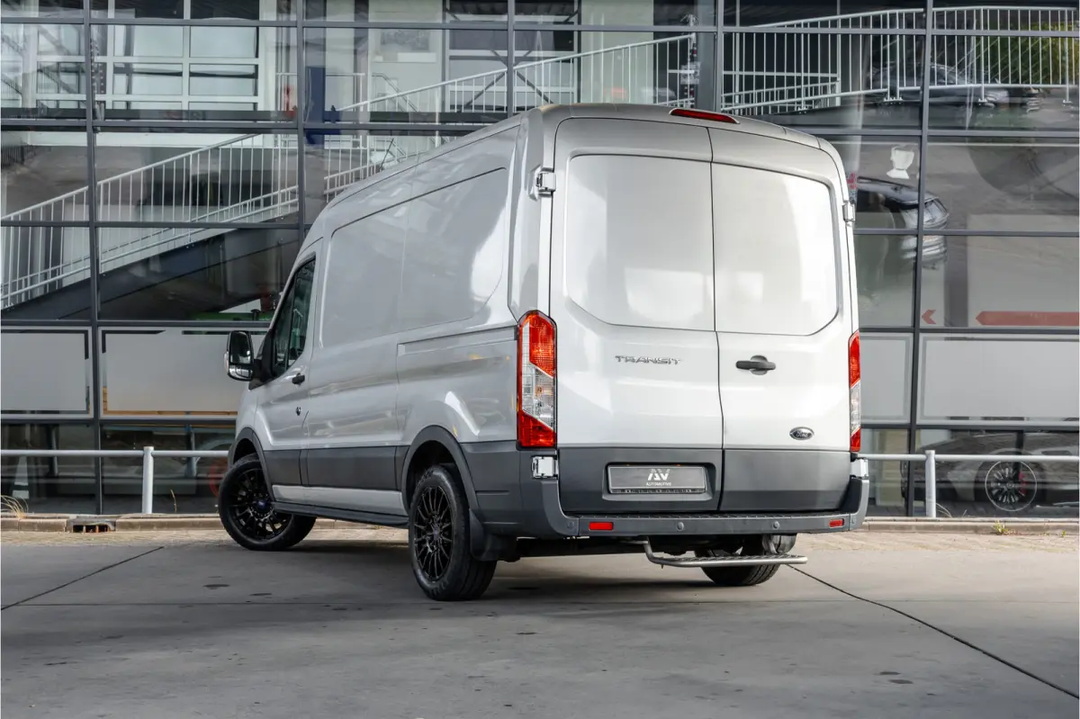310 2.0 TDCI L2H2 | CarPlay | Navigatie | Camera | BOTT Inrichting | Airco | 3-Zitter | Cruise control