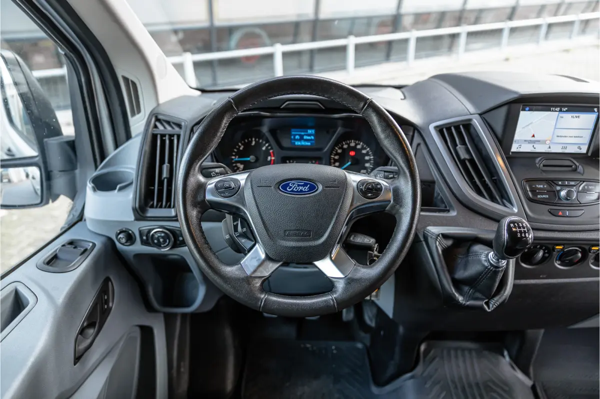 310 2.0 TDCI L2H2 | CarPlay | Navigatie | Camera | BOTT Inrichting | Airco | 3-Zitter | Cruise control