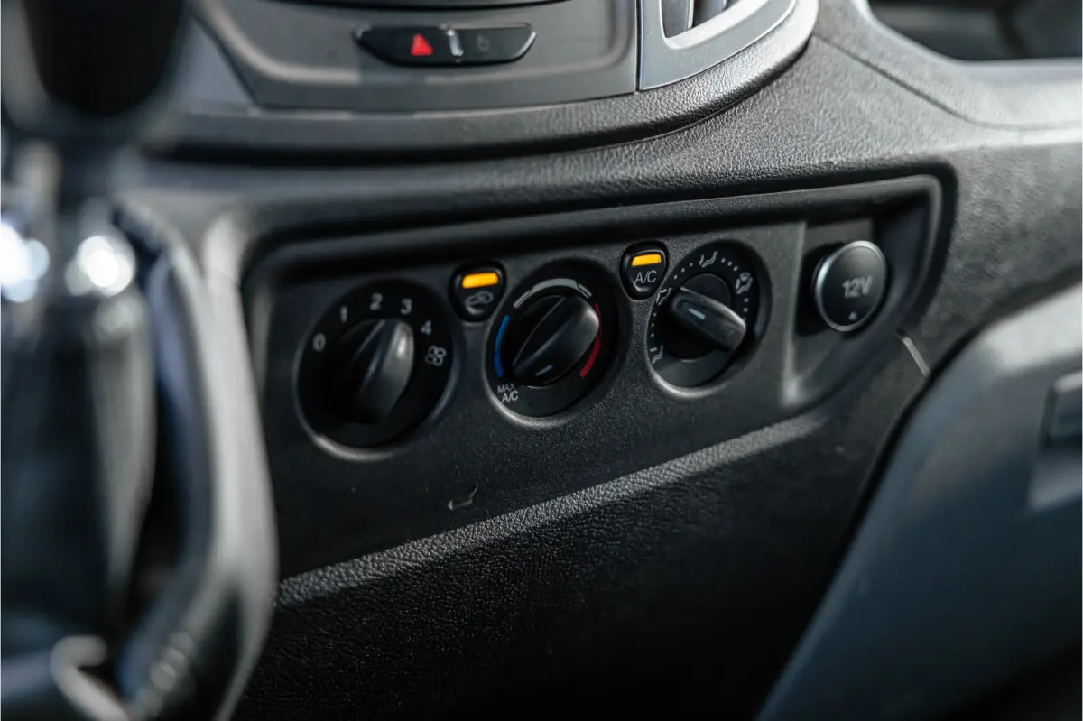 310 2.0 TDCI L2H2 | CarPlay | Navigatie | Camera | BOTT Inrichting | Airco | 3-Zitter | Cruise control