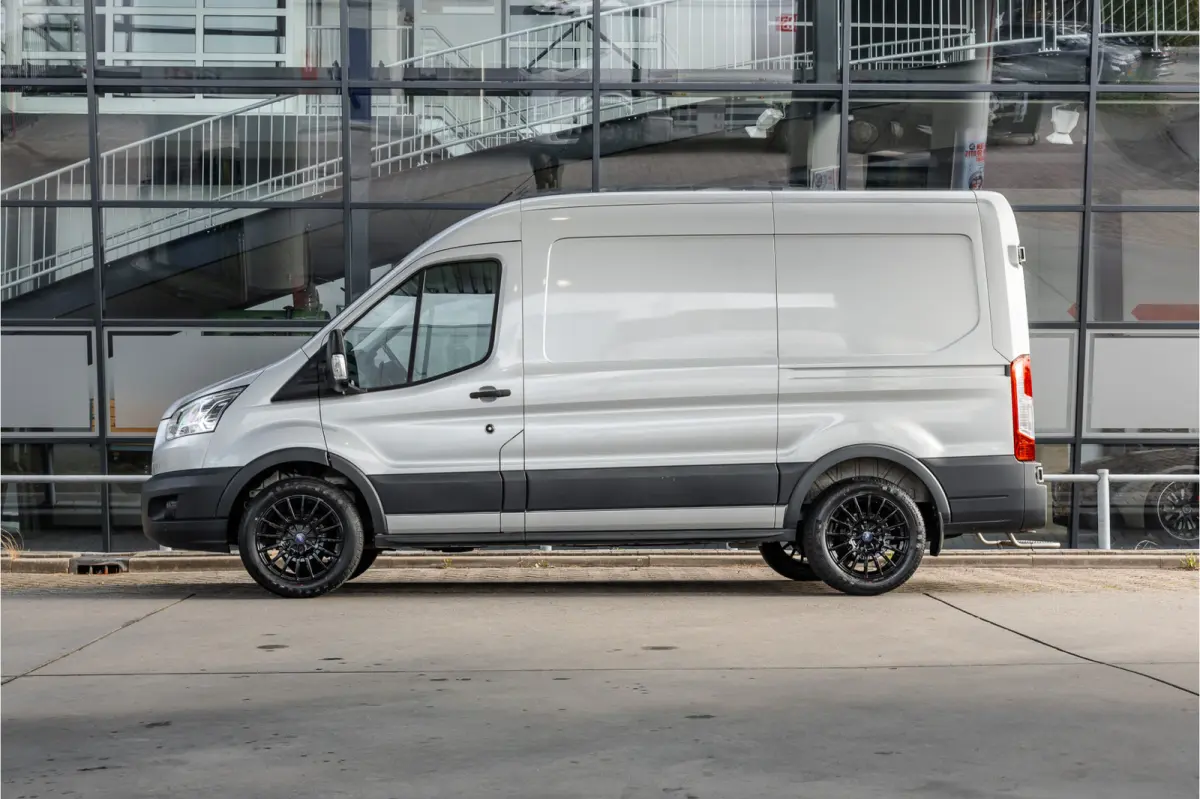 310 2.0 TDCI L2H2 | CarPlay | Navigatie | Camera | BOTT Inrichting | Airco | 3-Zitter | Cruise control