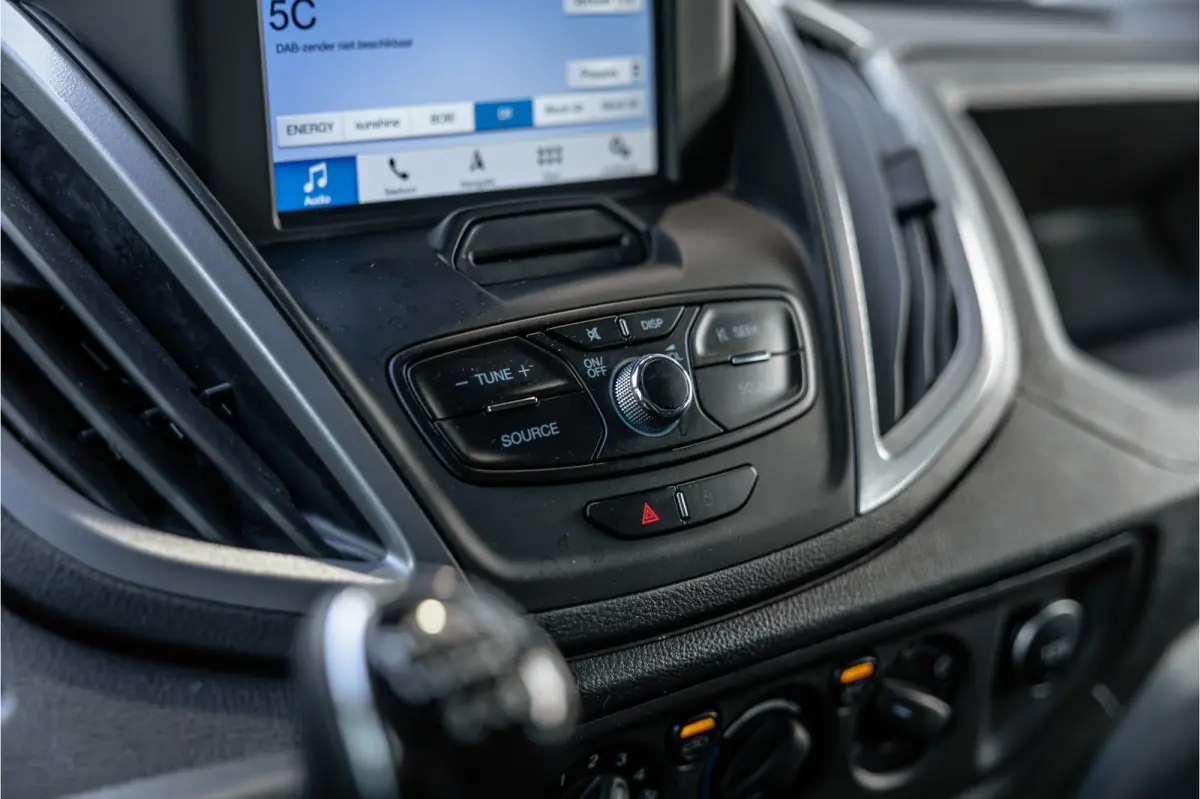 310 2.0 TDCI L2H2 | CarPlay | Navigatie | Camera | BOTT Inrichting | Airco | 3-Zitter | Cruise control