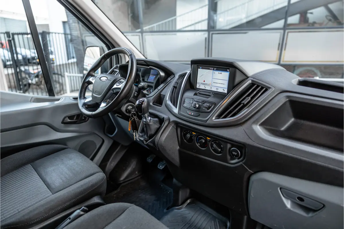 310 2.0 TDCI L2H2 | CarPlay | Navigatie | Camera | BOTT Inrichting | Airco | 3-Zitter | Cruise control