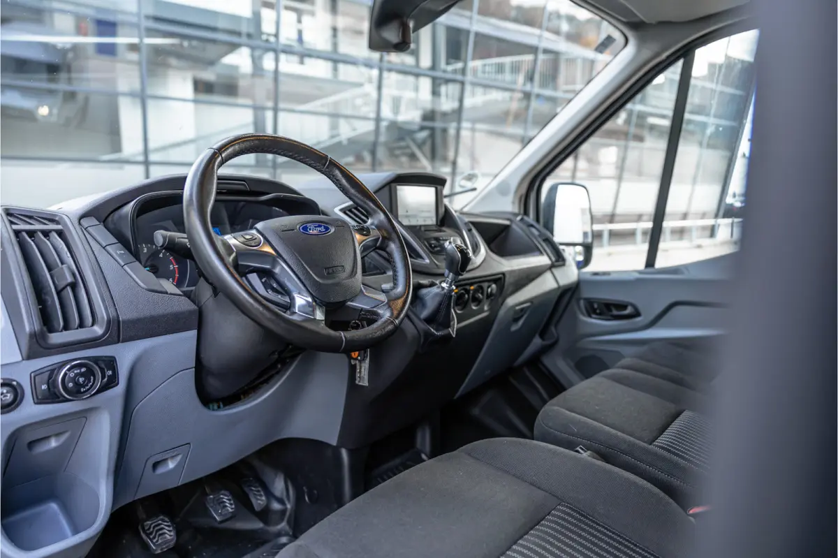 310 2.0 TDCI L2H2 | CarPlay | Navigatie | Camera | BOTT Inrichting | Airco | 3-Zitter | Cruise control