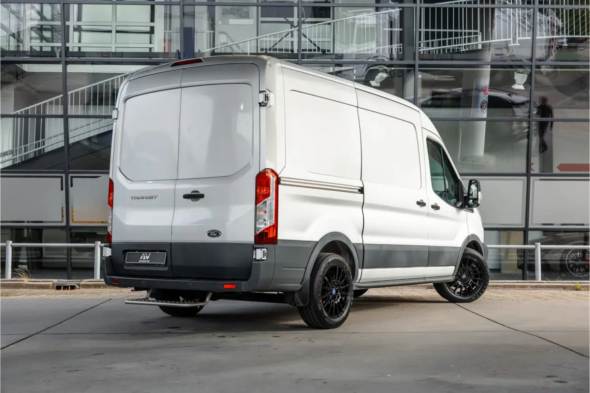 310 2.0 TDCI L2H2 | CarPlay | Navigatie | Camera | BOTT Inrichting | Airco | 3-Zitter | Cruise control