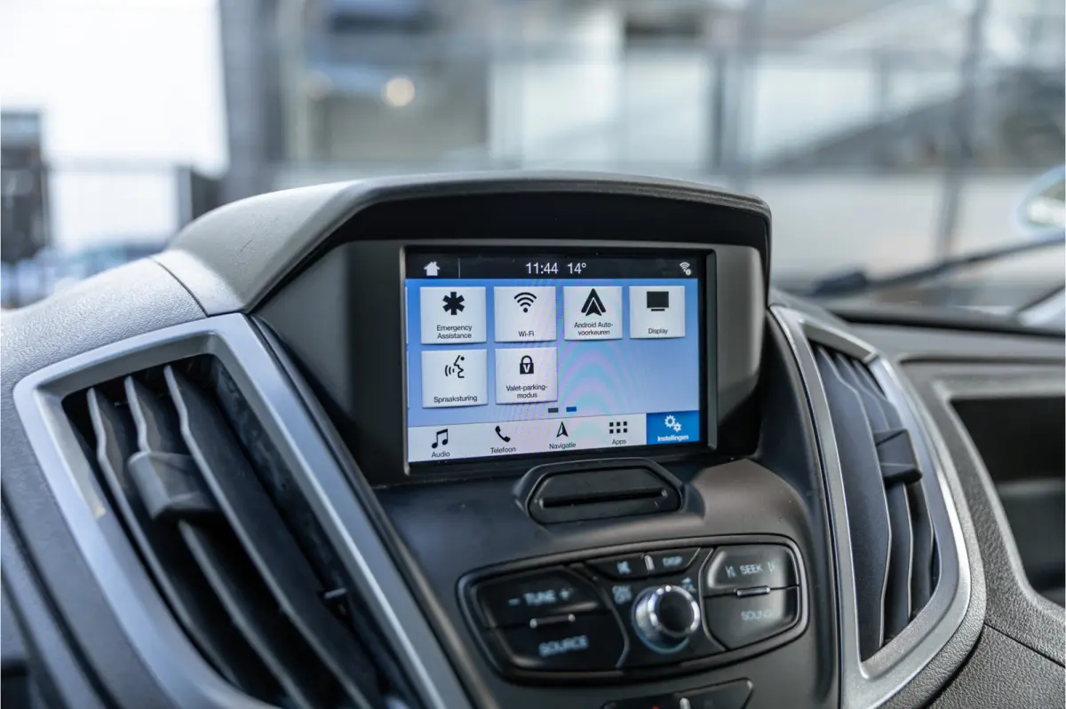310 2.0 TDCI L2H2 | CarPlay | Navigatie | Camera | BOTT Inrichting | Airco | 3-Zitter | Cruise control