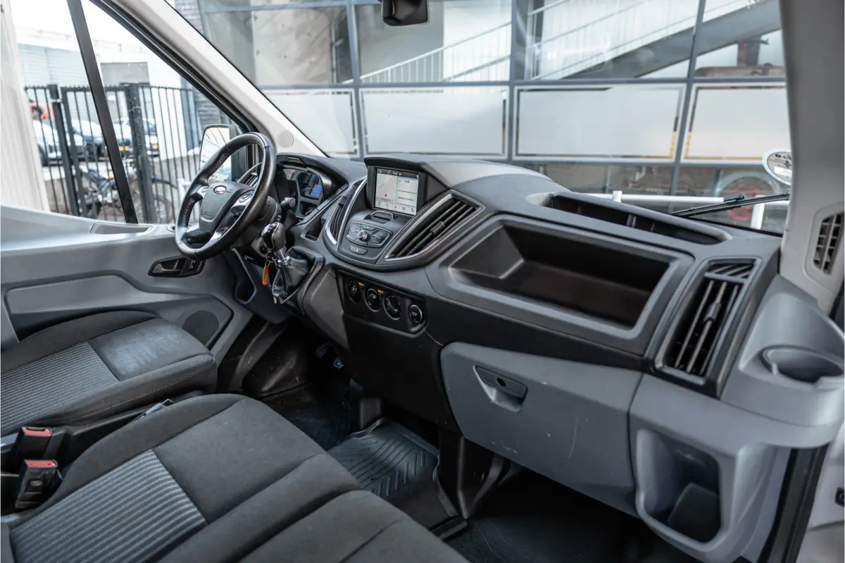 310 2.0 TDCI L2H2 | CarPlay | Navigatie | Camera | BOTT Inrichting | Airco | 3-Zitter | Cruise control