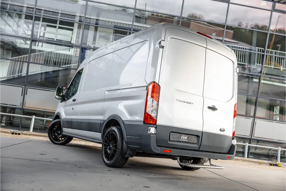 310 2.0 TDCI L2H2 | CarPlay | Navigatie | Camera | BOTT Inrichting | Airco | 3-Zitter | Cruise control