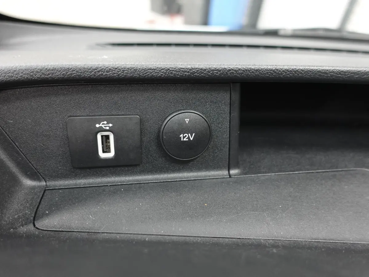 300 2.0 TDCI L2H1 Trend Dubbele Cabine Airco Cruise Control Bluetooth Navi Trekhaak