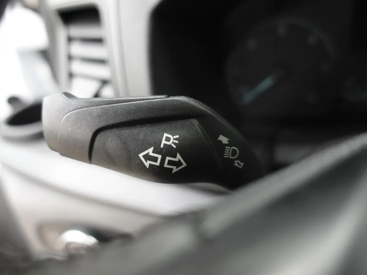 300 2.0 TDCI L2H1 Trend Dubbele Cabine Airco Cruise Control Bluetooth Navi Trekhaak