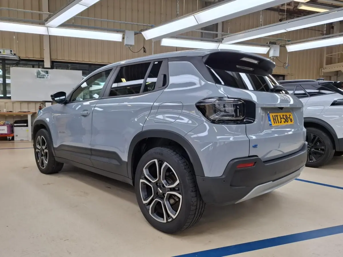 Summit 54 kWh | Fase 3 laden | SOH 96% | Infotainment & Convenience Pack | NL auto | Apple carplay |