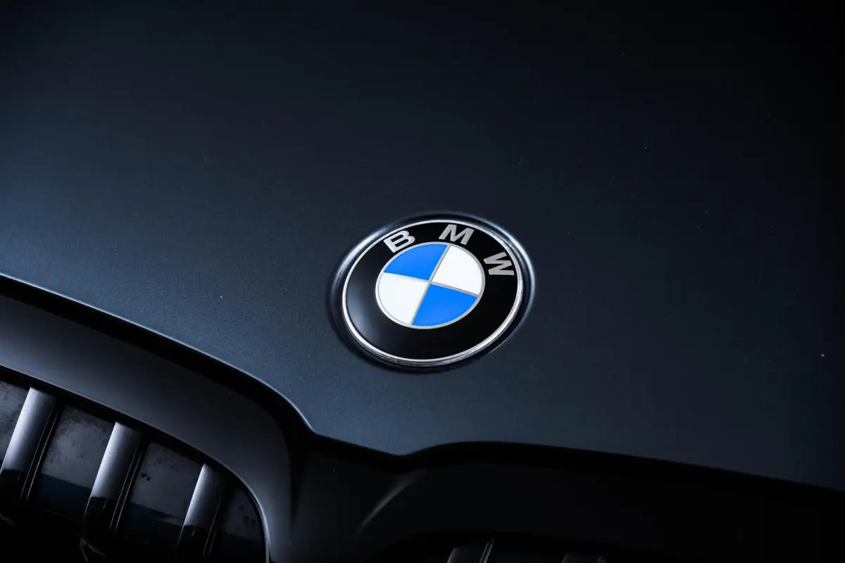 320i Executive Edition Sport Line - Head up - Sportstoelen - Cruise control - PDC voor/achter - Geluidswerende ruiten voor - Elektrisch verwarmde voorstoelen -