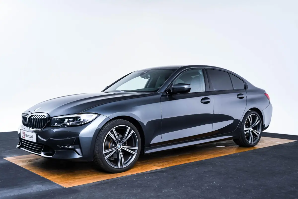 320i Executive Edition Sport Line - Head up - Sportstoelen - Cruise control - PDC voor/achter - Geluidswerende ruiten voor - Elektrisch verwarmde voorstoelen -