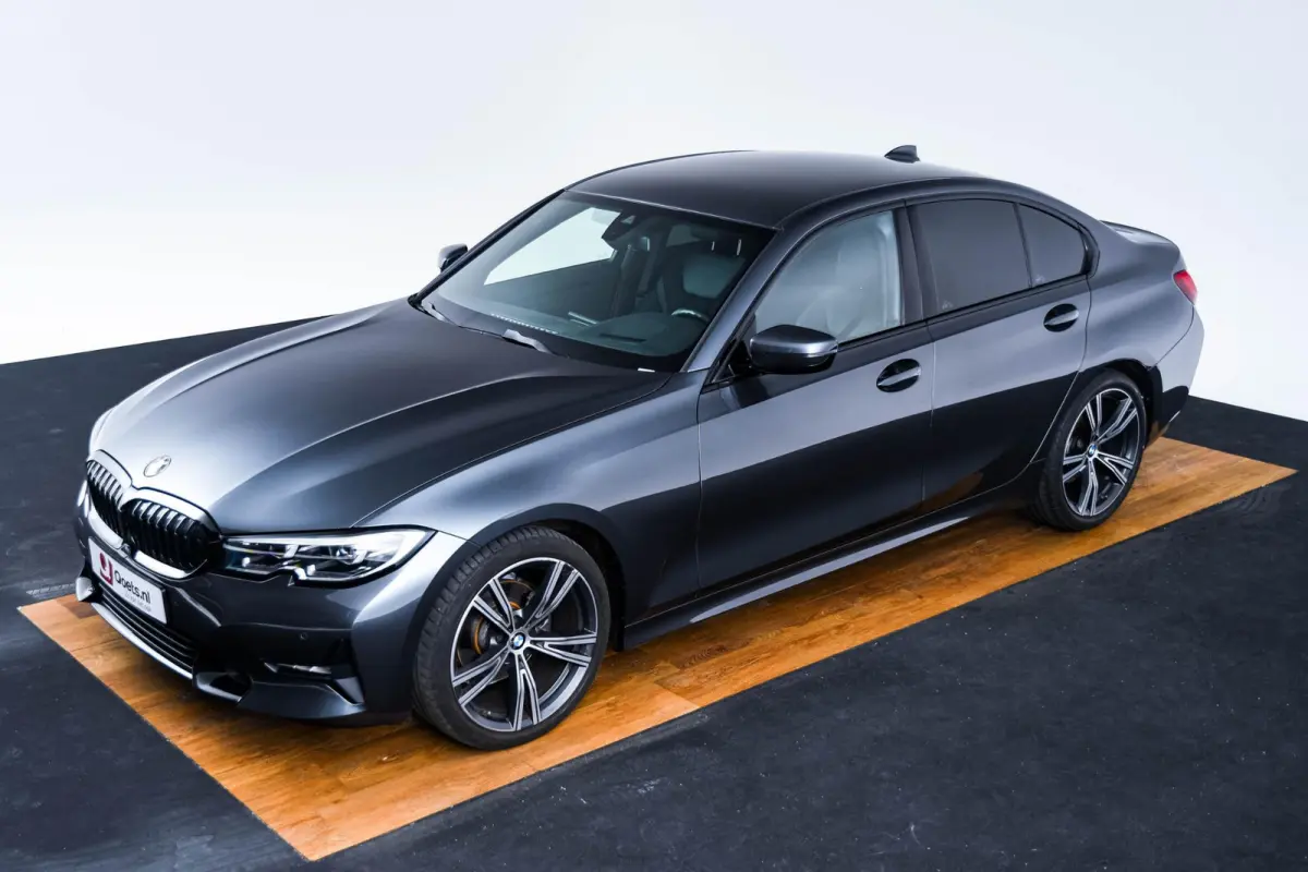 320i Executive Edition Sport Line - Head up - Sportstoelen - Cruise control - PDC voor/achter - Geluidswerende ruiten voor - Elektrisch verwarmde voorstoelen -