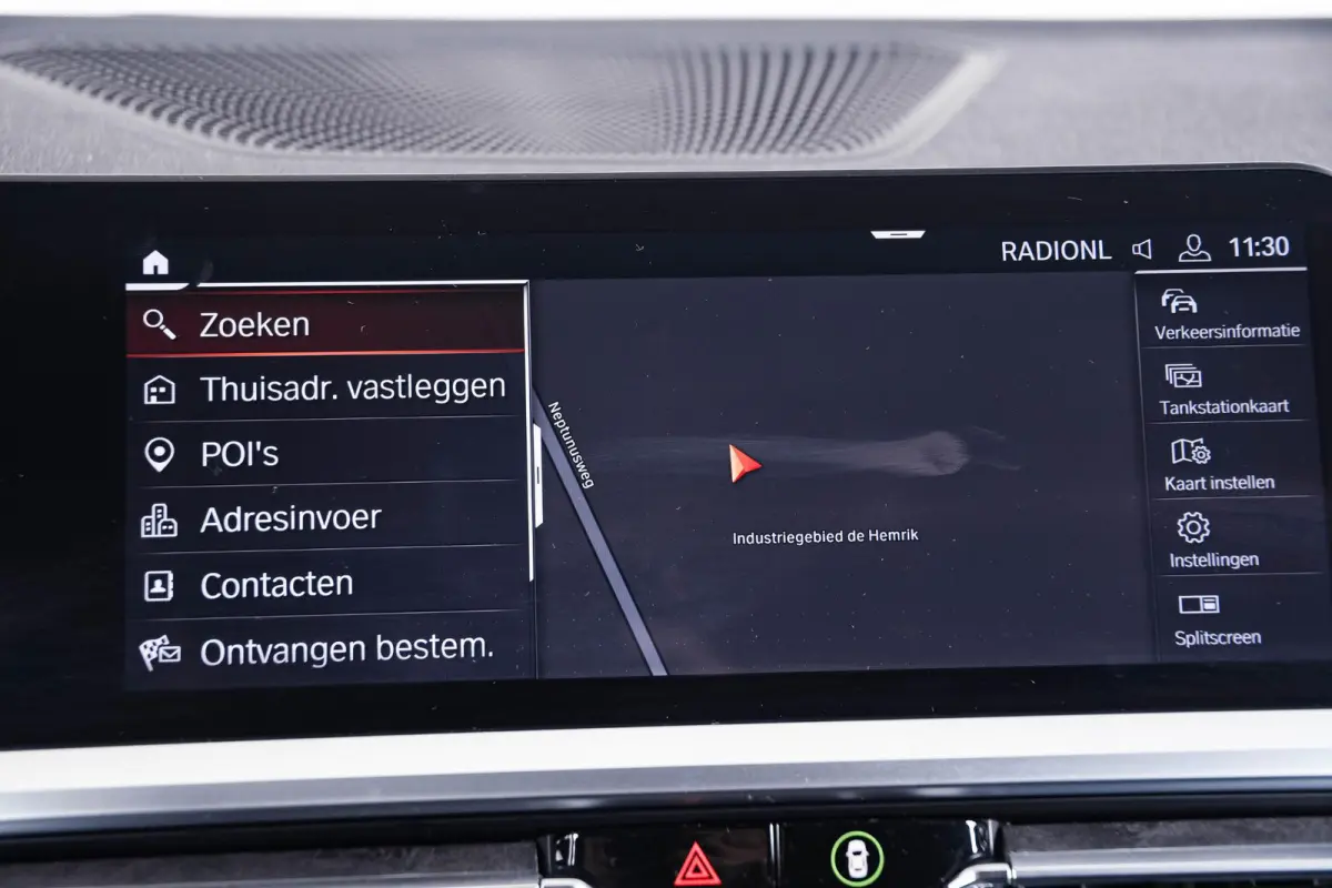 320i Executive Edition Sport Line - Head up - Sportstoelen - Cruise control - PDC voor/achter - Geluidswerende ruiten voor - Elektrisch verwarmde voorstoelen -