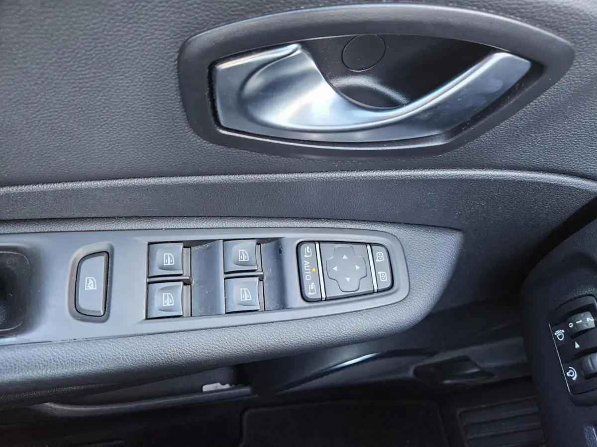 1.3 TCe Intens Automaat | Apple / Android| NAP