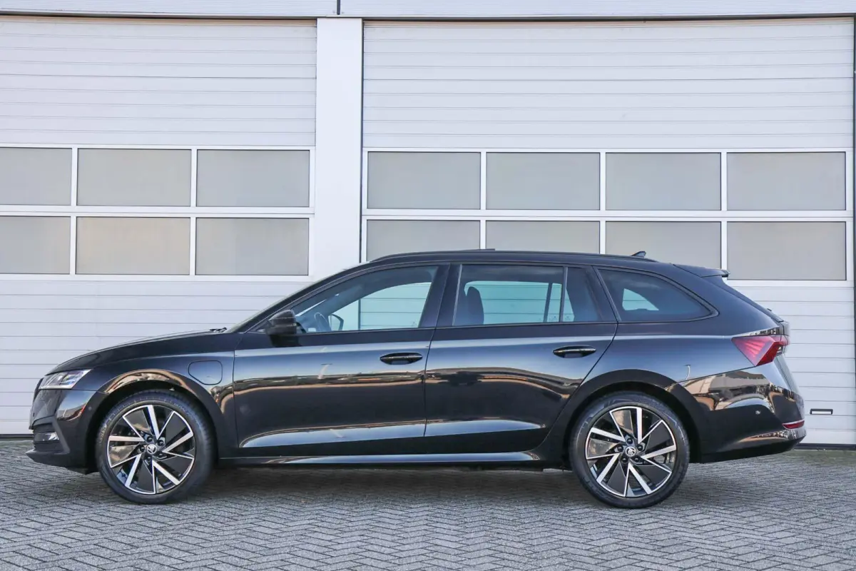 1.4 TSI 204pk iV PHEV Sportline Business | SoH 93% | Panoramadak | Stoelverwarming | Head-up Display | Achteruitrijcamera