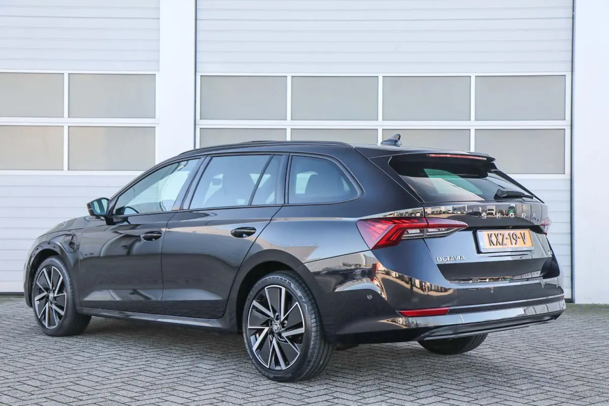 1.4 TSI 204pk iV PHEV Sportline Business | SoH 93% | Panoramadak | Stoelverwarming | Head-up Display | Achteruitrijcamera