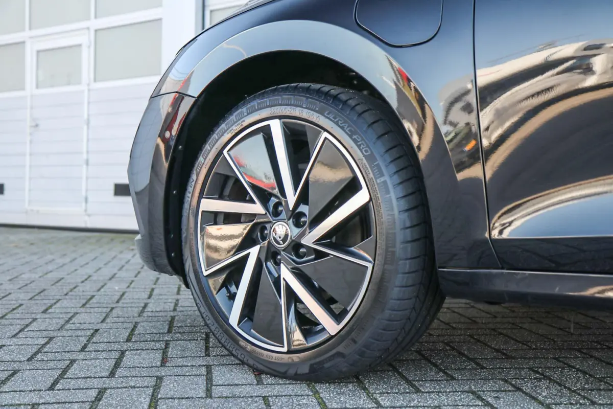 1.4 TSI 204pk iV PHEV Sportline Business | SoH 93% | Panoramadak | Stoelverwarming | Head-up Display | Achteruitrijcamera