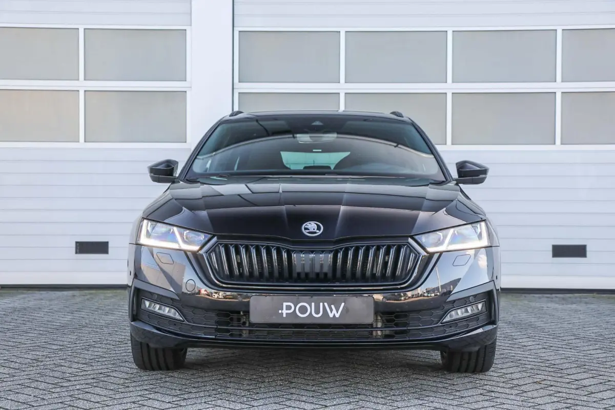 1.4 TSI 204pk iV PHEV Sportline Business | SoH 93% | Panoramadak | Stoelverwarming | Head-up Display | Achteruitrijcamera