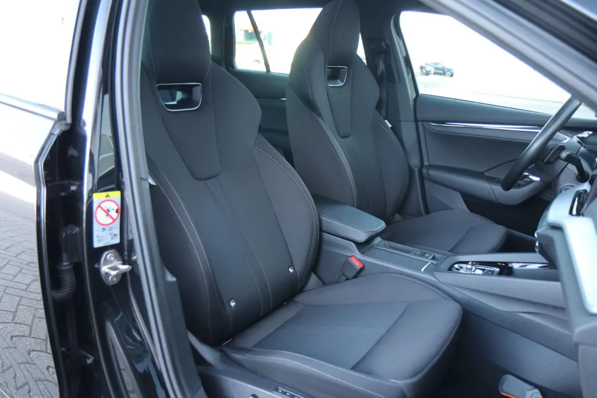 1.4 TSI 204pk iV PHEV Sportline Business | SoH 93% | Panoramadak | Stoelverwarming | Head-up Display | Achteruitrijcamera