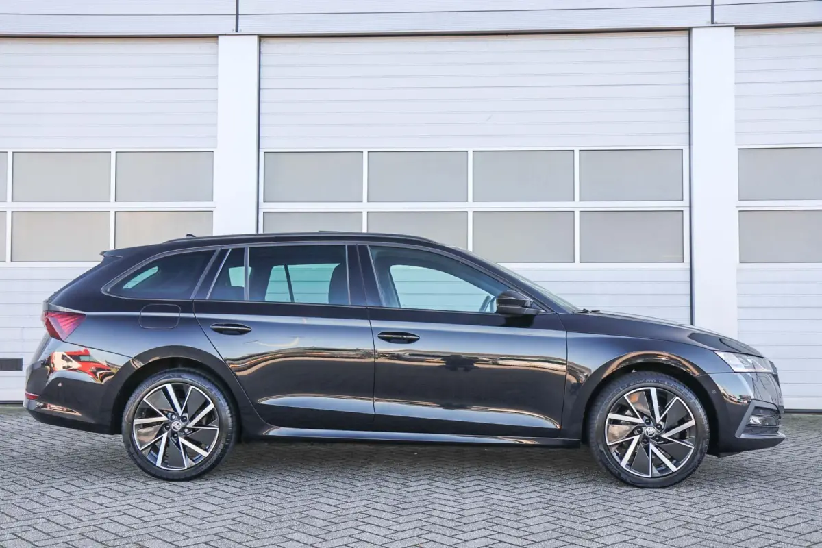 1.4 TSI 204pk iV PHEV Sportline Business | SoH 93% | Panoramadak | Stoelverwarming | Head-up Display | Achteruitrijcamera