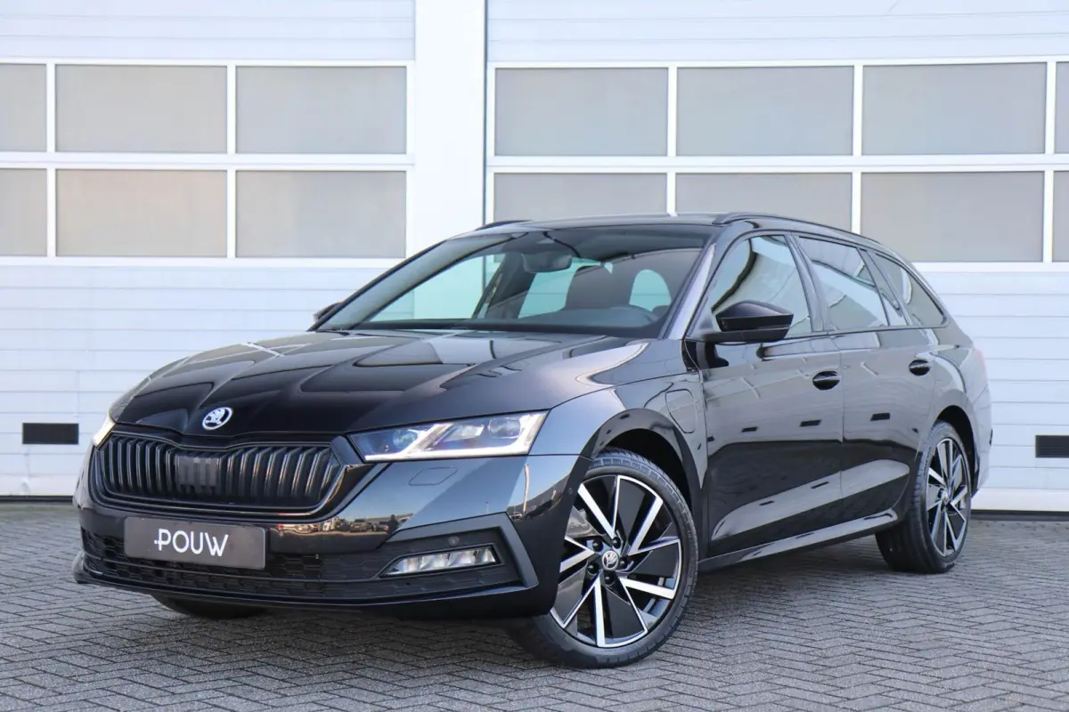 1.4 TSI 204pk iV PHEV Sportline Business | SoH 93% | Panoramadak | Stoelverwarming | Head-up Display | Achteruitrijcamera