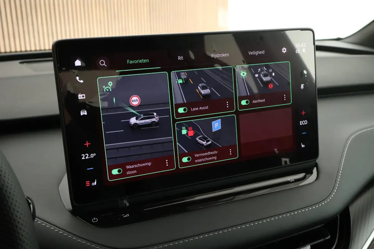 85 286pk Sportline Trekhaak Camera Warmtepomp Stoelverwarming Keyless Navigatie
