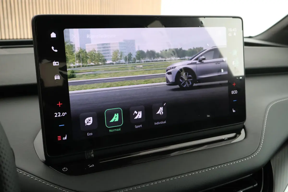 85 286pk Sportline Trekhaak Camera Warmtepomp Stoelverwarming Keyless Navigatie