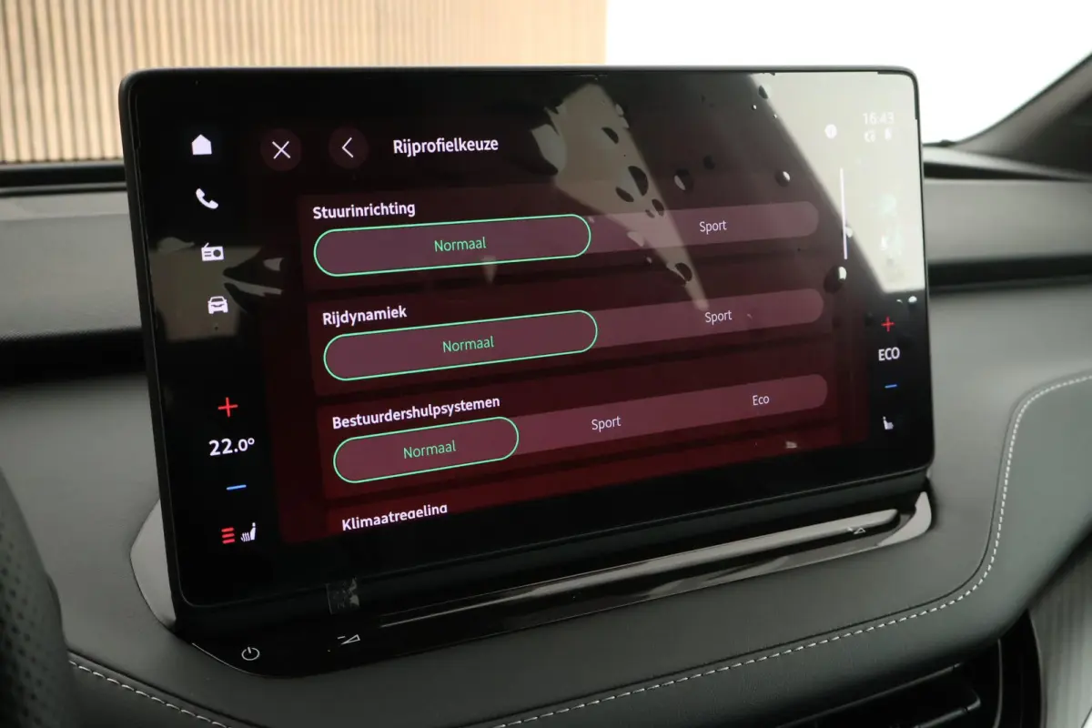 85 286pk Sportline Trekhaak Camera Warmtepomp Stoelverwarming Keyless Navigatie