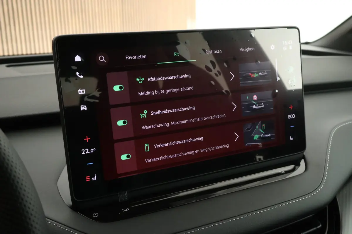 85 286pk Sportline Trekhaak Camera Warmtepomp Stoelverwarming Keyless Navigatie