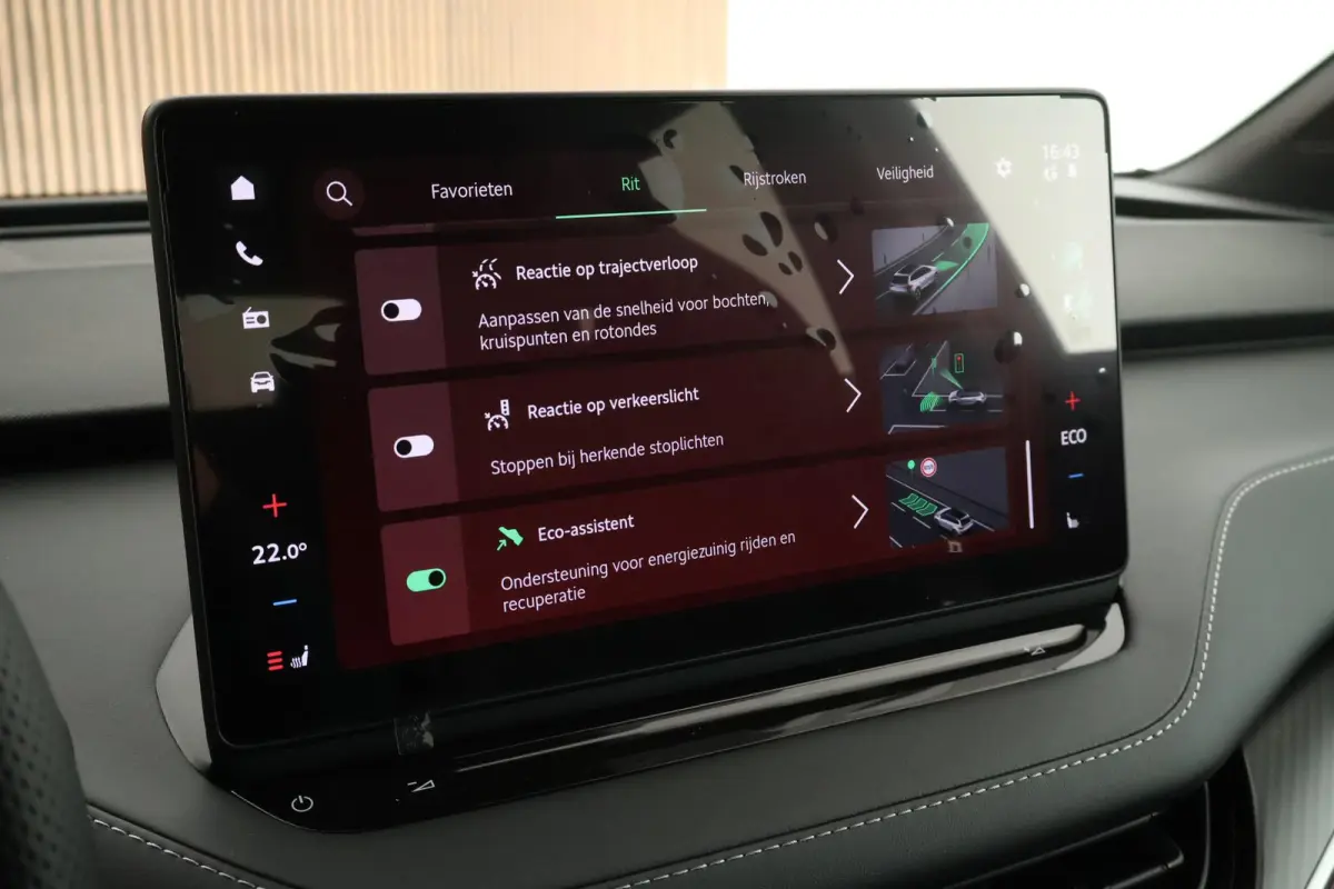 85 286pk Sportline Trekhaak Camera Warmtepomp Stoelverwarming Keyless Navigatie