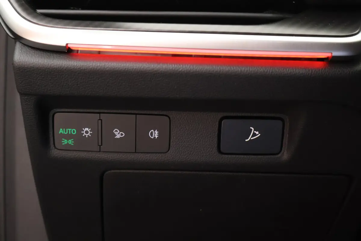 85 286pk Sportline Trekhaak Camera Warmtepomp Stoelverwarming Keyless Navigatie