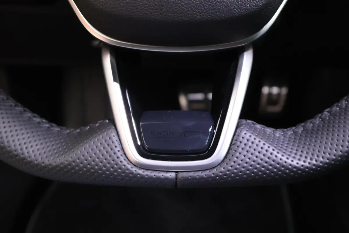 85 286pk Sportline Trekhaak Camera Warmtepomp Stoelverwarming Keyless Navigatie