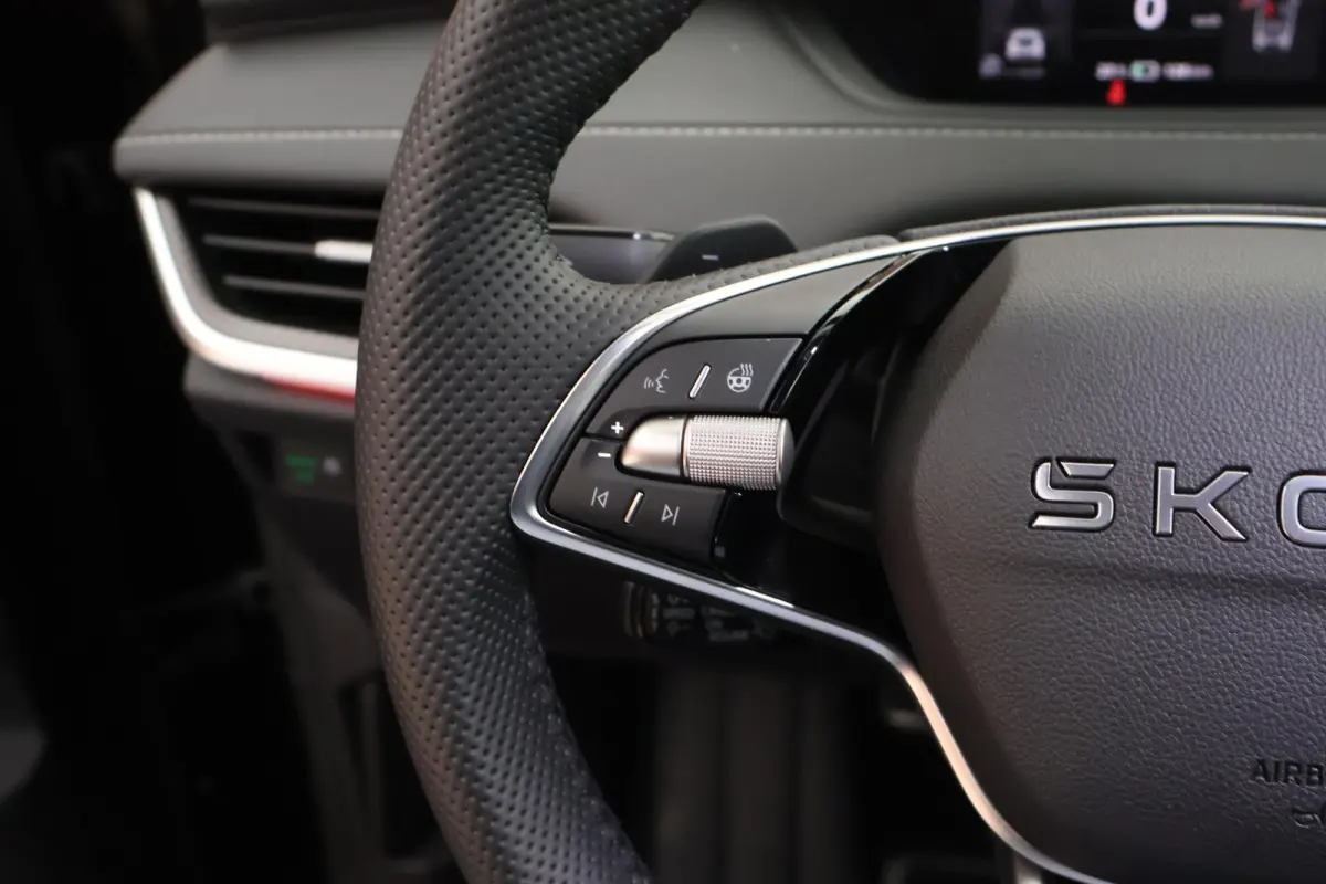 85 286pk Sportline Trekhaak Camera Warmtepomp Stoelverwarming Keyless Navigatie