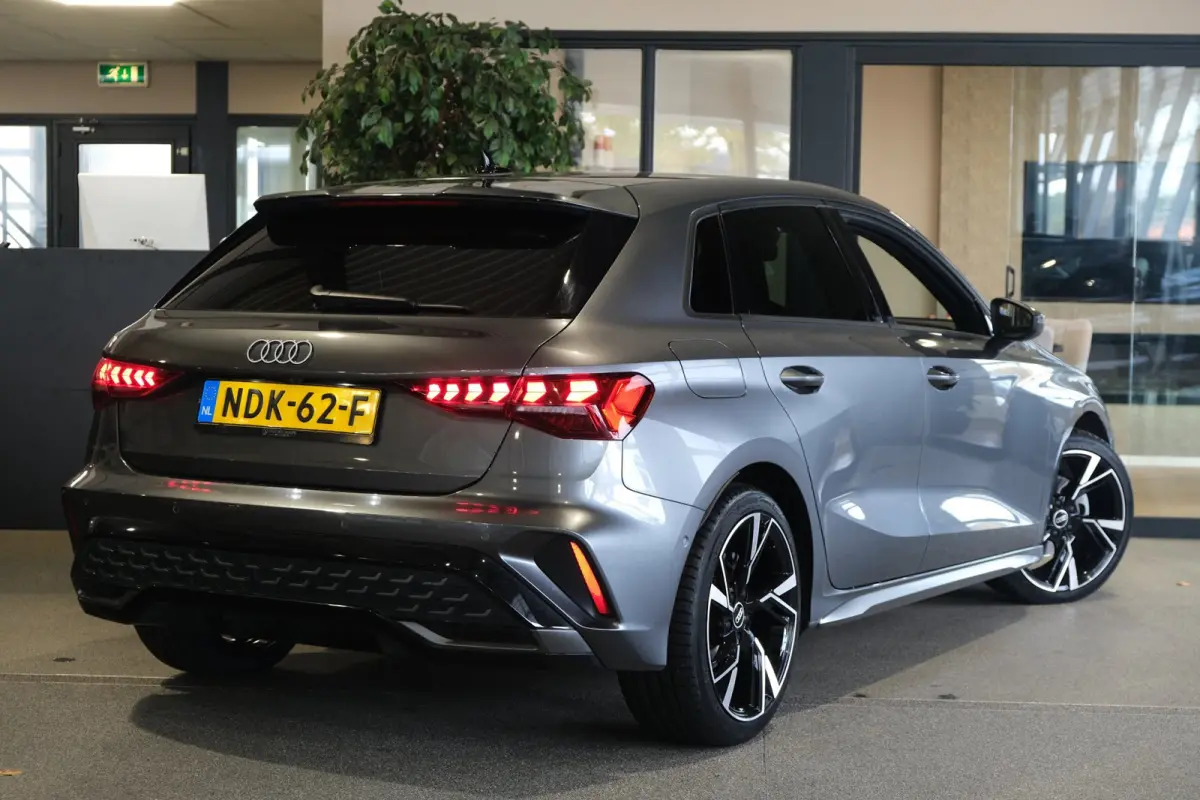 30 TFSI 2x S-line 116PK Facelift Leder Navi ACC Led