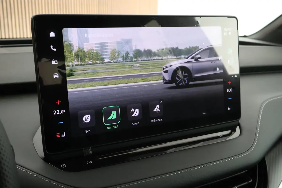 85 286pk Sportline Trekhaak Camera Warmtepomp Stoelverwarming Keyless Navigatie
