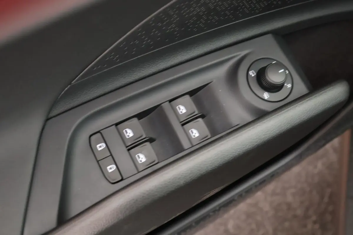 85 286pk Sportline Trekhaak Camera Warmtepomp Stoelverwarming Keyless Navigatie