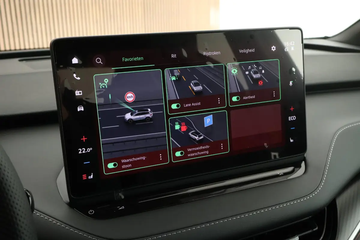 85 286pk Sportline Trekhaak Camera Warmtepomp Stoelverwarming Keyless Navigatie