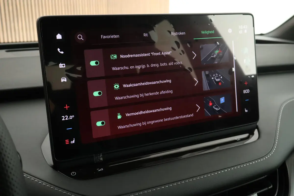 85 286pk Sportline Trekhaak Camera Warmtepomp Stoelverwarming Keyless Navigatie