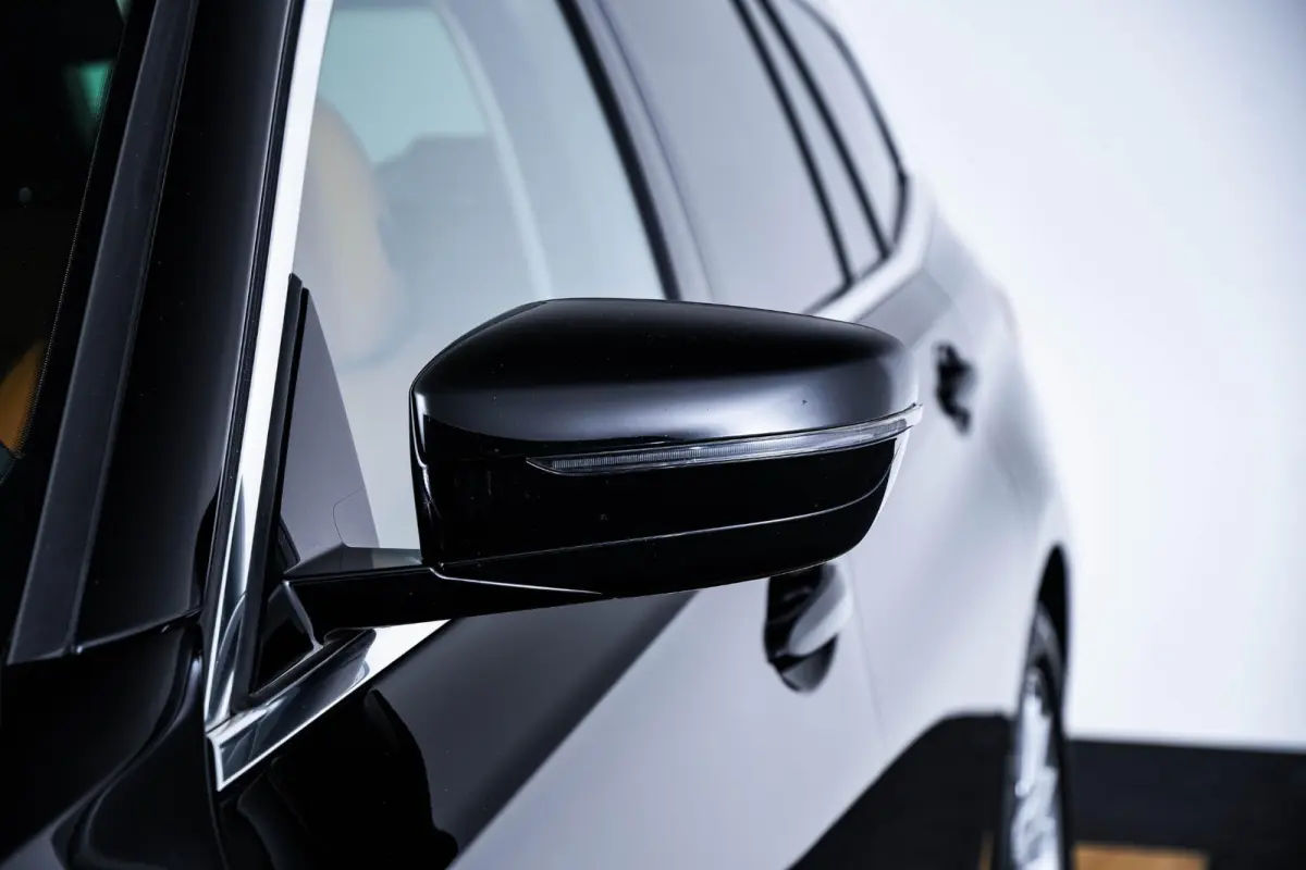 320e Luxury Line - Trekhaak - Panoramadak - Active Cruise Control - Stuurwielrand verwarmd - Elektrisch verstelbare/verwarmde stoelen - Geluiddempende/Getinte ruiten - Parking Assistant -